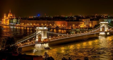 Duna és a Lánchíd Budapesten