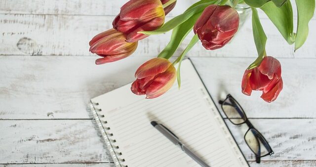 naptár tulipánnal