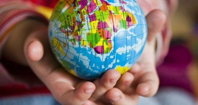 Helen Mallicoat: A Gömb