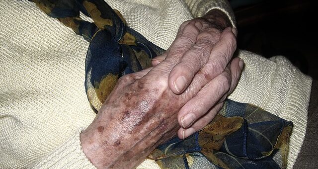 Várnai Zseni: Öreg nő sóhajt