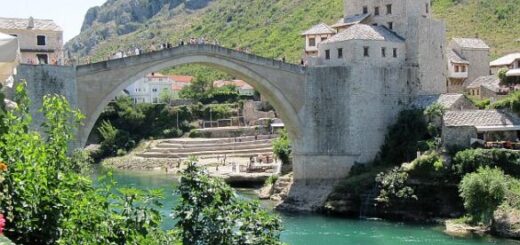 Mostar óvárosa az Öreg-híddal