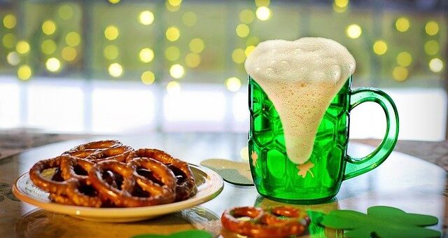 Szent Patrik napja nem múlhat el egy korsó zöld sör nélkül