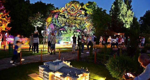 mesés éjszakai kalandok a Mini Magyarország makettparkban