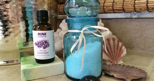 levendulás fürdősó üvegben