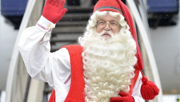 piros ruhás mikulás