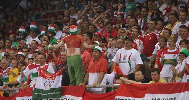 szurkolók a pekingi olimpián