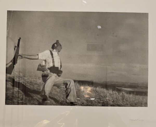 Robert Capa: A militarista halála